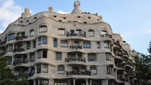 Des professionnels vous aident pour meubler votre logement