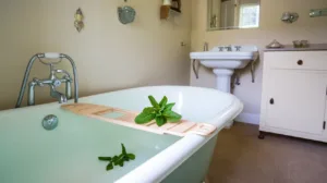 Vert pistache inattendu : rafraîchissez votre salle de bain en hiver