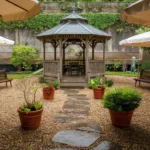 Quelles solutions pour rendre un jardin utilisable même sous la pluie ?