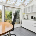 Extension sur mesure à Alès : optimisez espace, lumière et design...