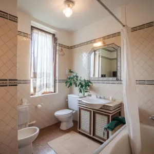 Quelles solutions pour apporter de la chaleur dans une salle de bain carrelée ?